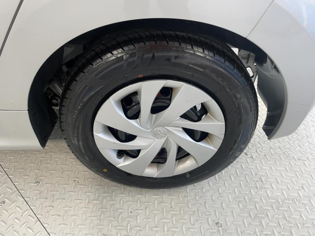 Photo '11' of Toyota Yaris