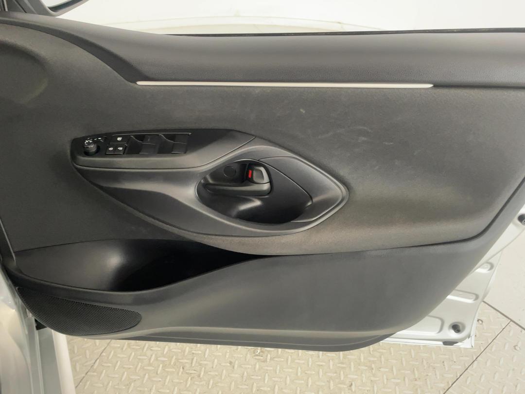 Photo '15' of Toyota Yaris