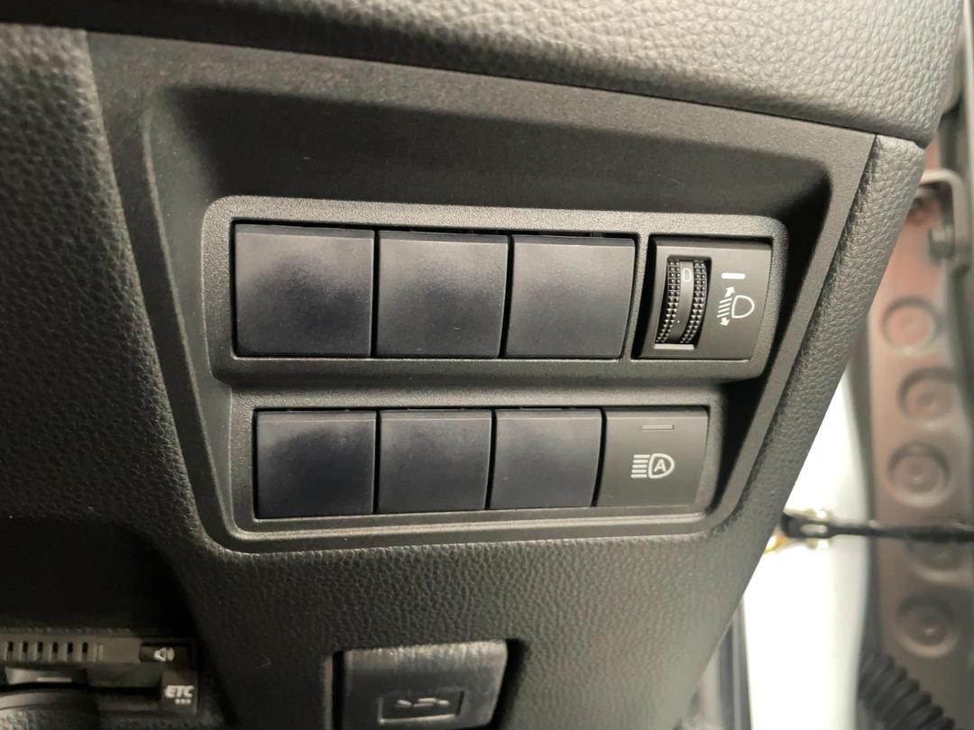Photo '24' of Toyota Yaris