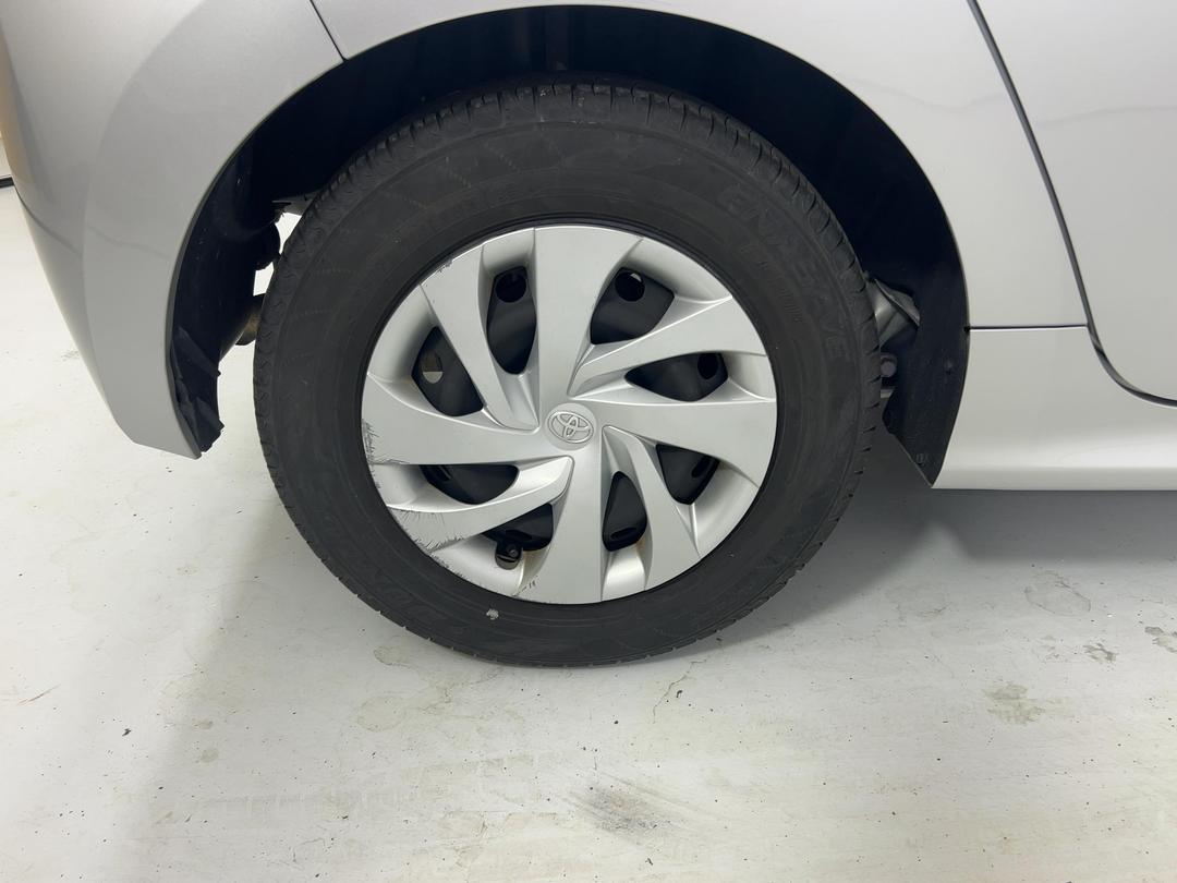 Photo '12' of Toyota Yaris