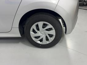 Photo '11' of Toyota Yaris