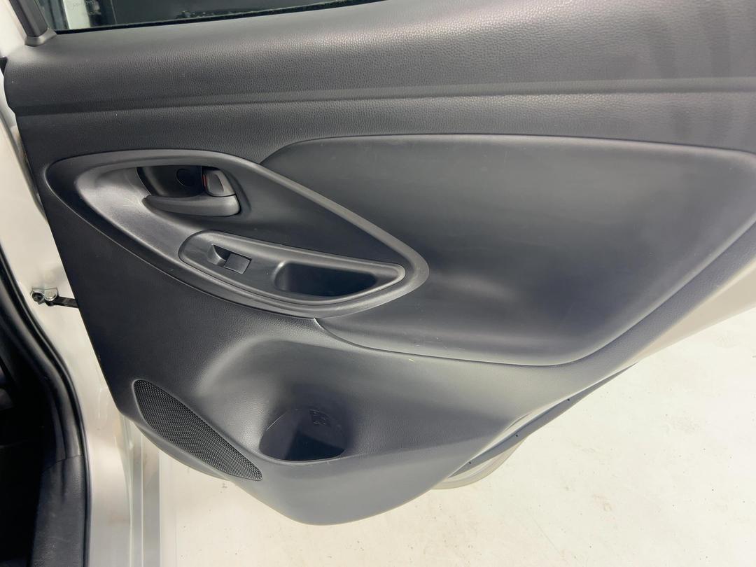 Photo '19' of Toyota Yaris