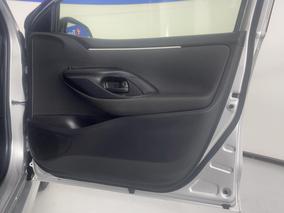 Photo '15' of Toyota Yaris