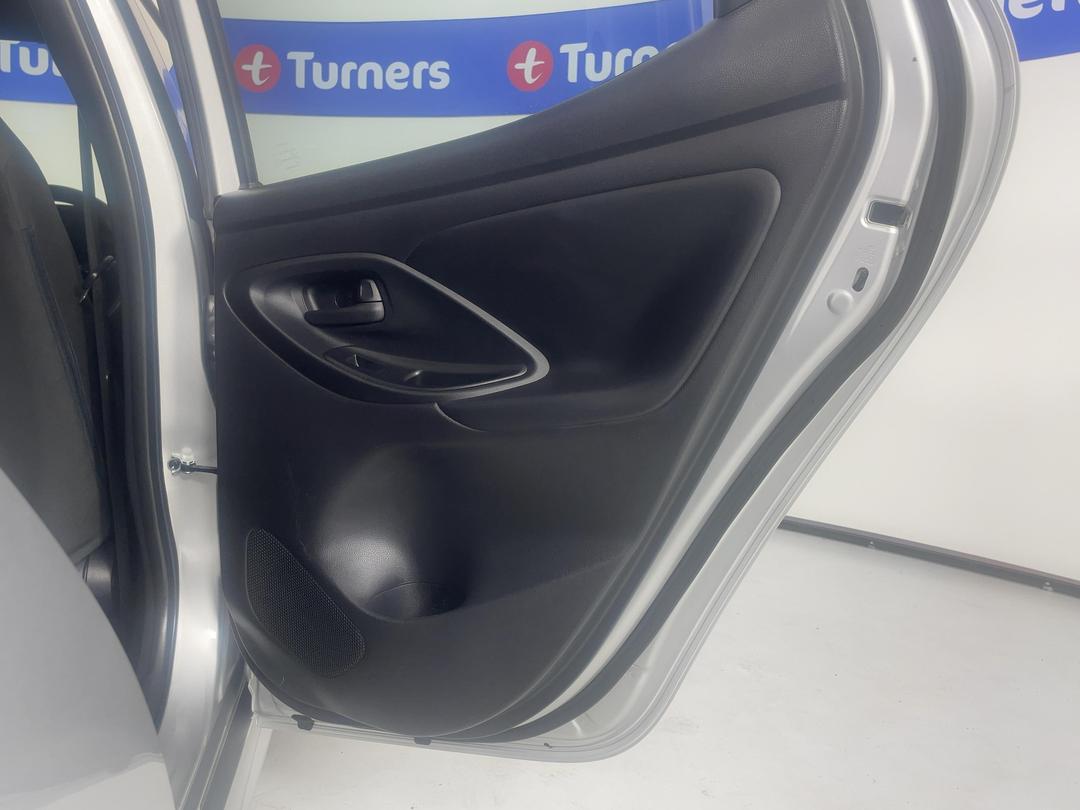 Photo '19' of Toyota Yaris