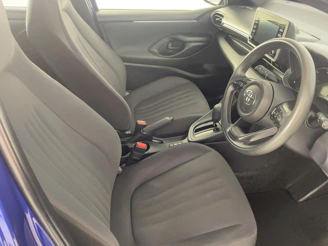 Photo '16' of Toyota Yaris