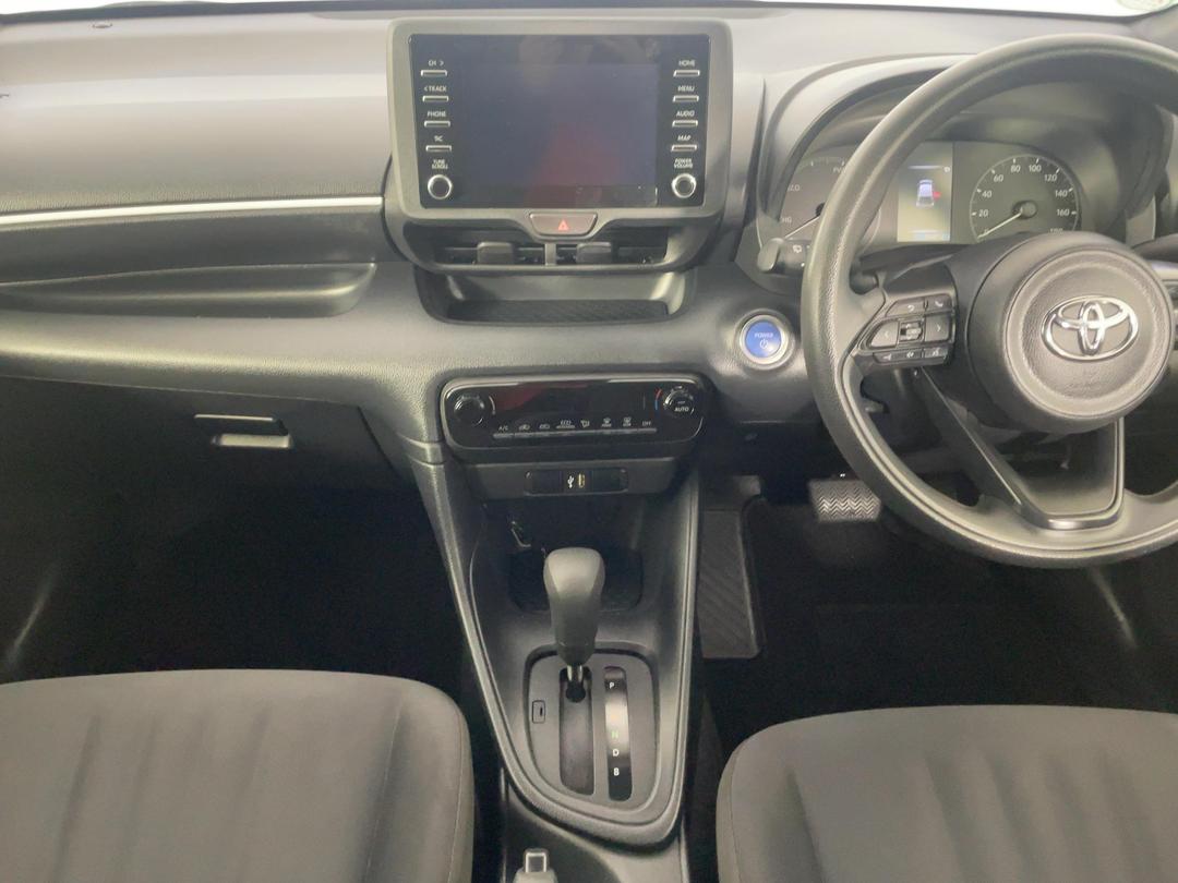 Photo '18' of Toyota Yaris