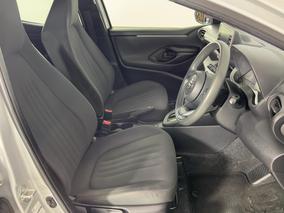 Photo '16' of Toyota Yaris