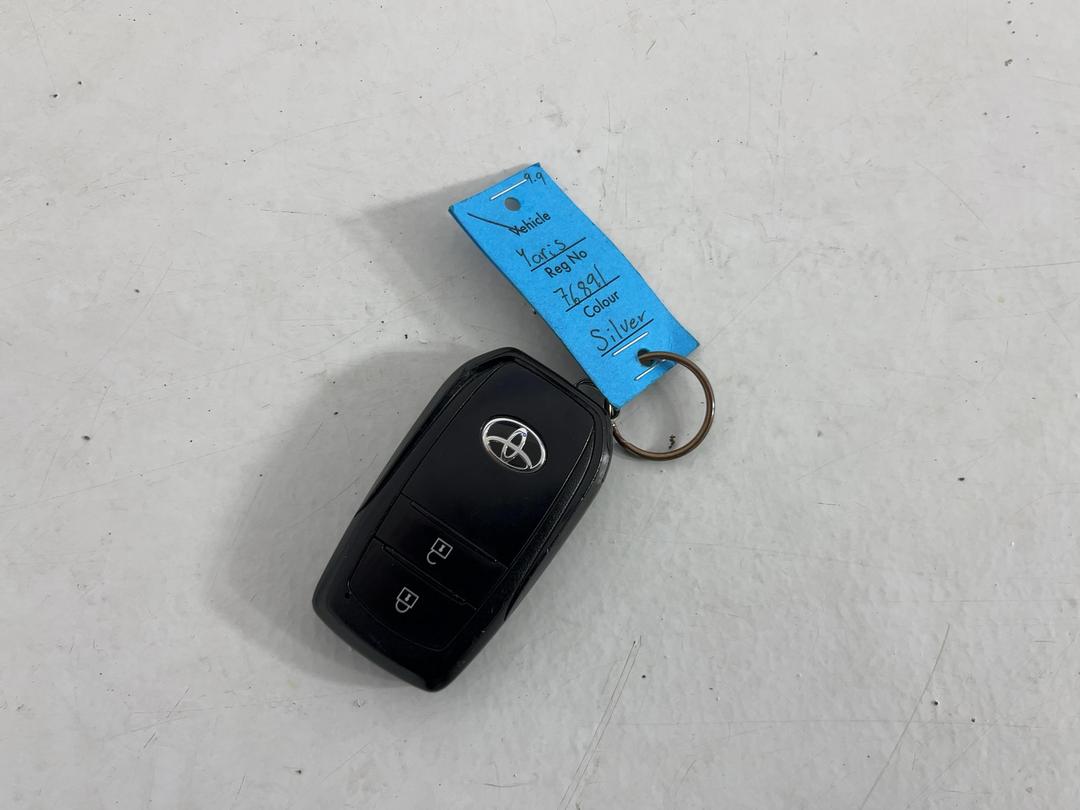 Photo '22' of Toyota Yaris