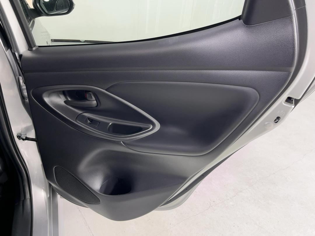 Photo '19' of Toyota Yaris