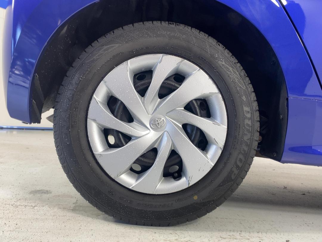 Photo '12' of Toyota Yaris