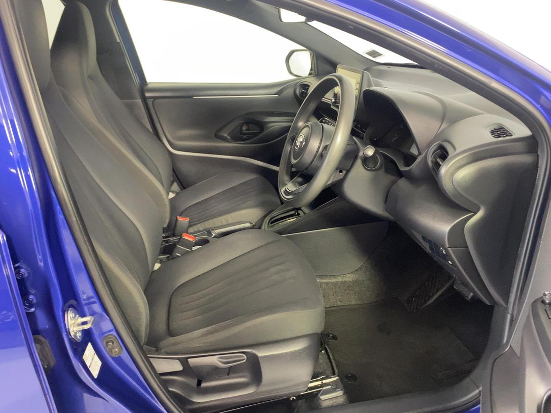 Photo '16' of Toyota Yaris