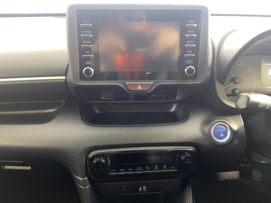 Photo '18' of Toyota Yaris