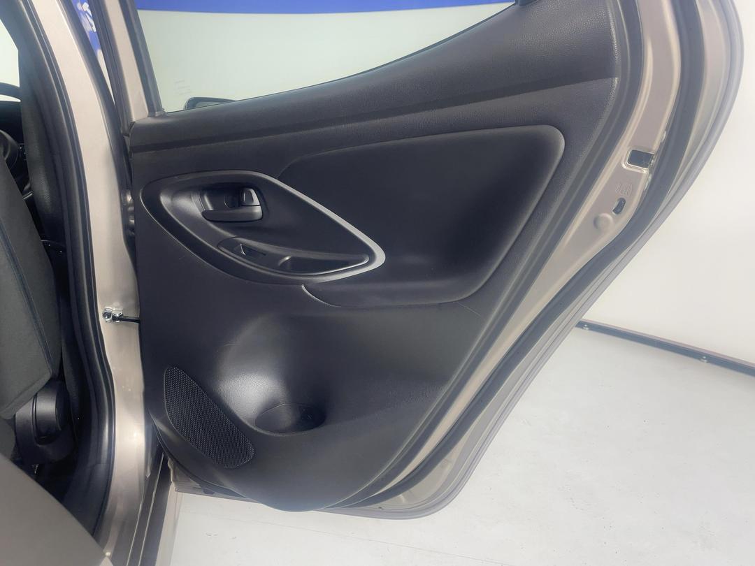 Photo '19' of Toyota Yaris