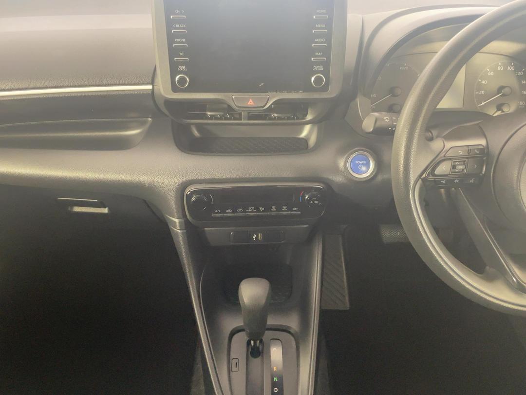 Photo '18' of Toyota Yaris