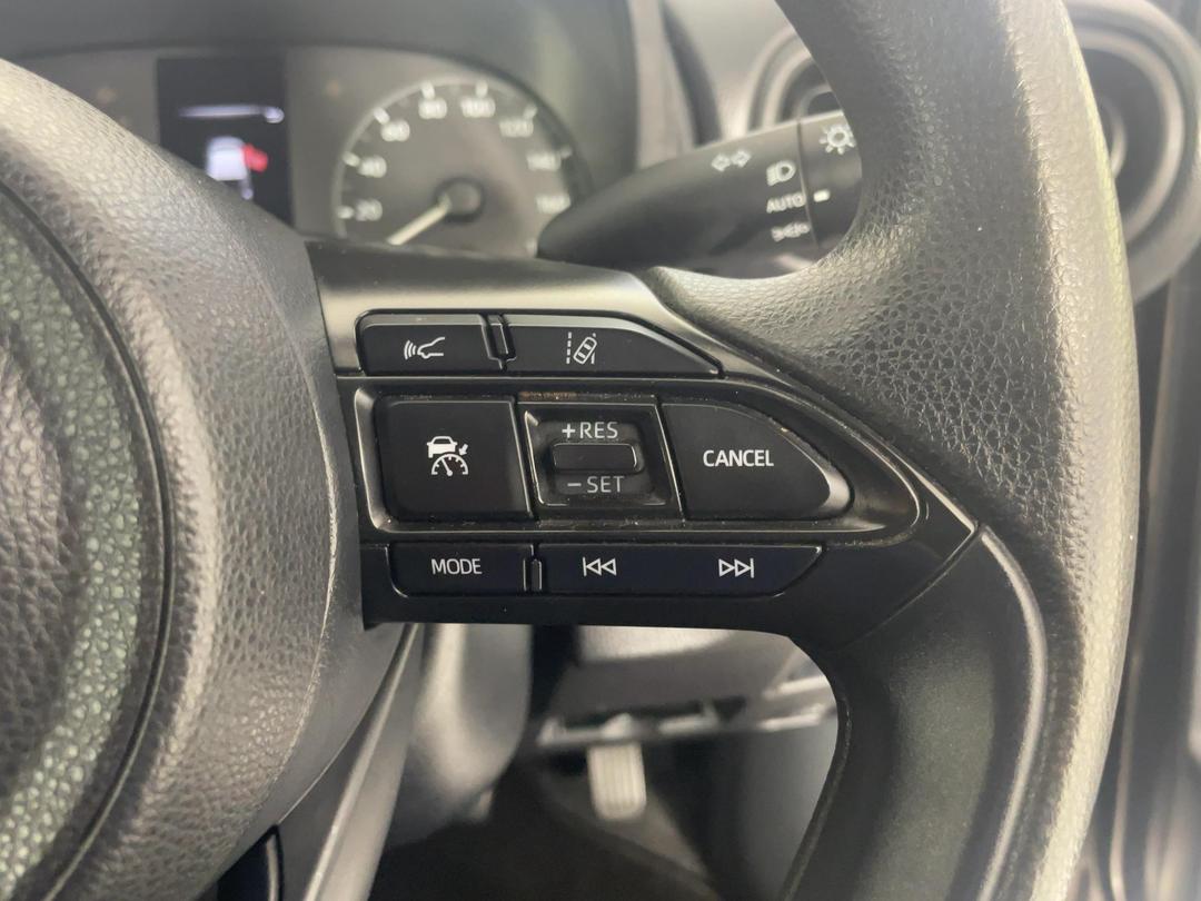 Photo '23' of Toyota Yaris