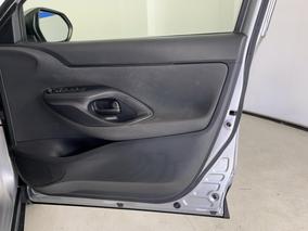 Photo '15' of Toyota Yaris