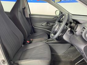 Photo '16' of Toyota Yaris