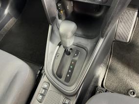 Photo '18' of Toyota Yaris