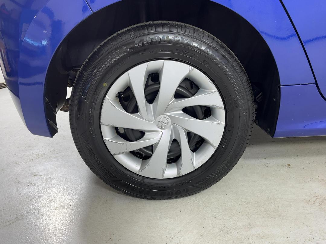 Photo '12' of Toyota Yaris