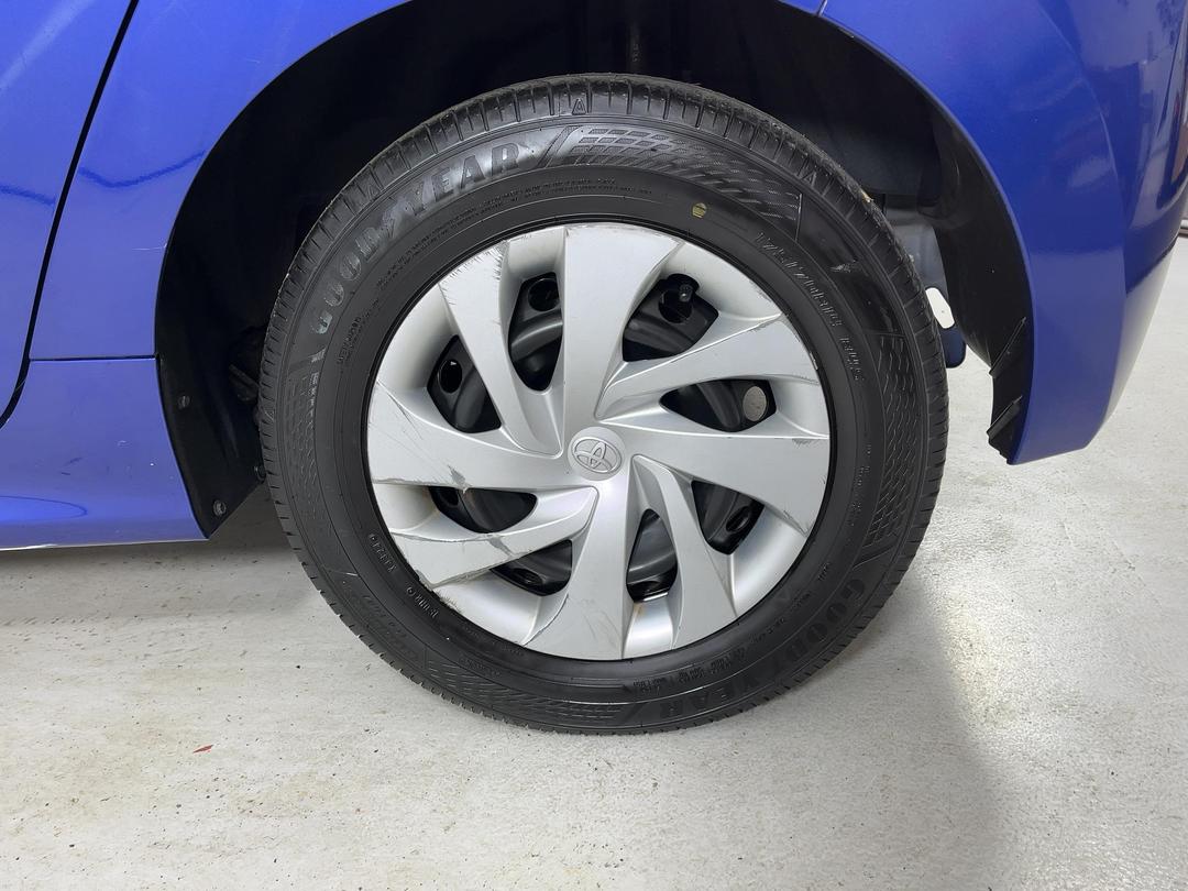 Photo '11' of Toyota Yaris