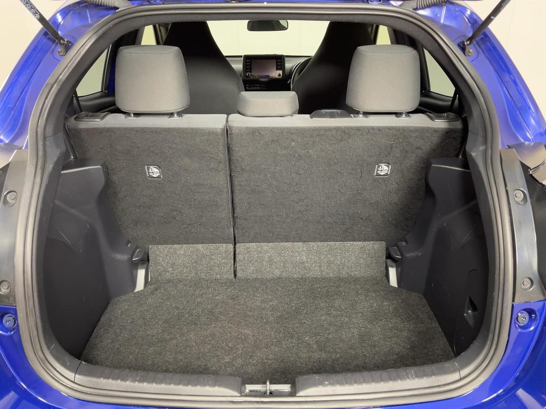 Photo '14' of Toyota Yaris
