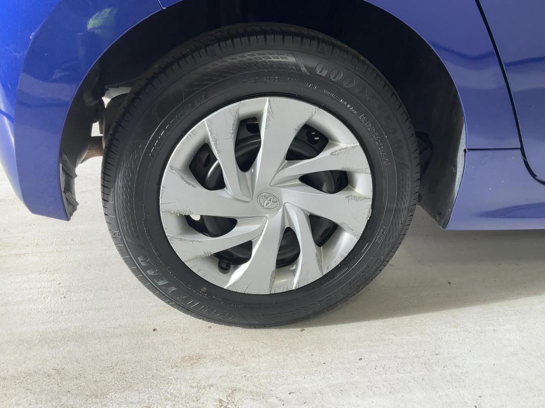 Photo '12' of Toyota Yaris
