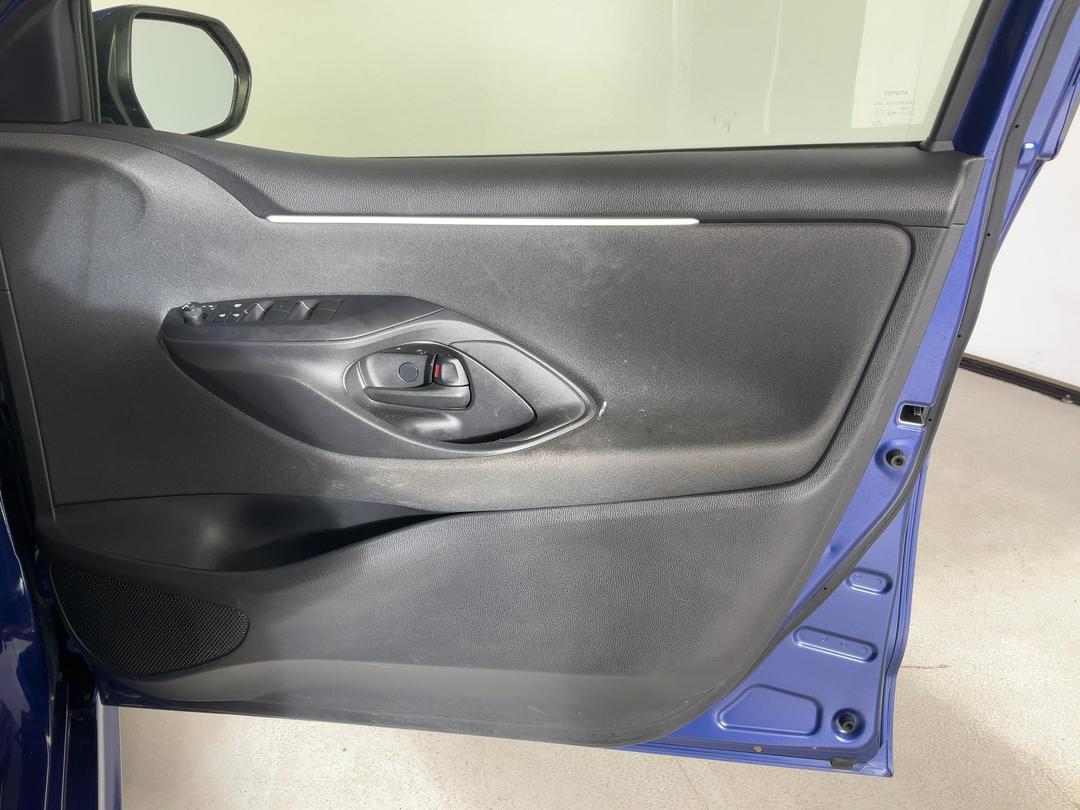Photo '15' of Toyota Yaris