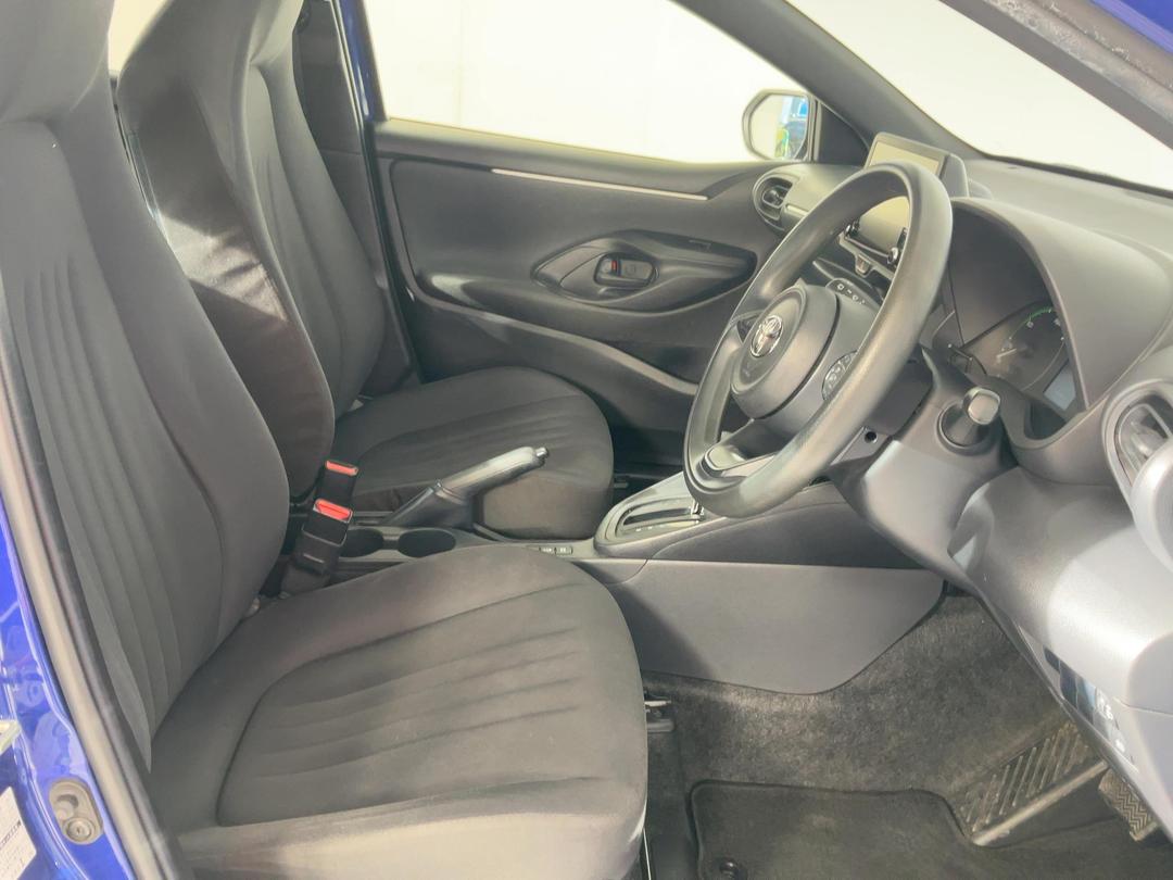 Photo '16' of Toyota Yaris