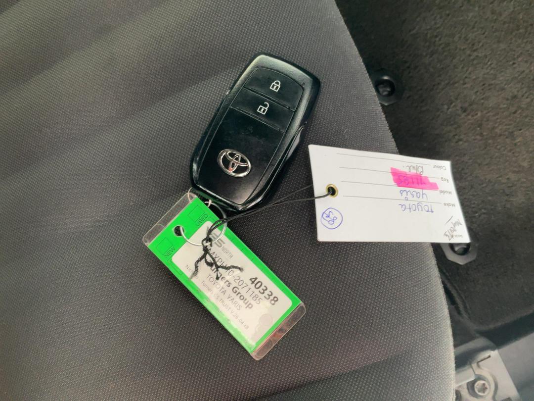 Photo '22' of Toyota Yaris