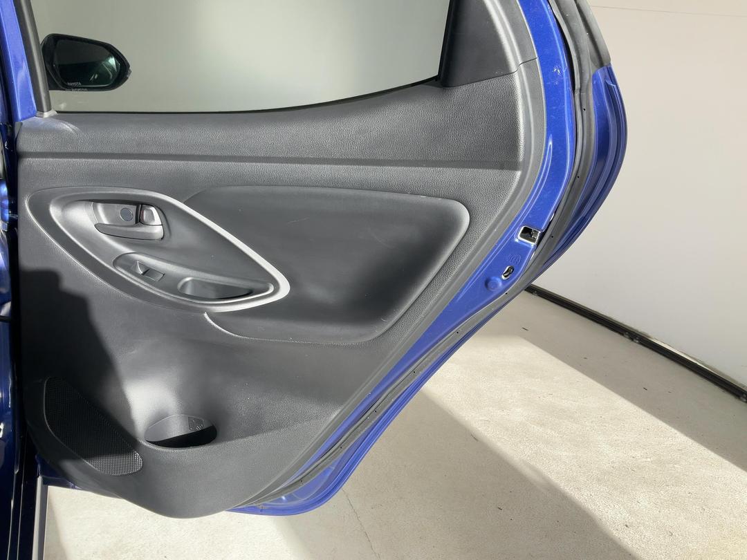 Photo '19' of Toyota Yaris