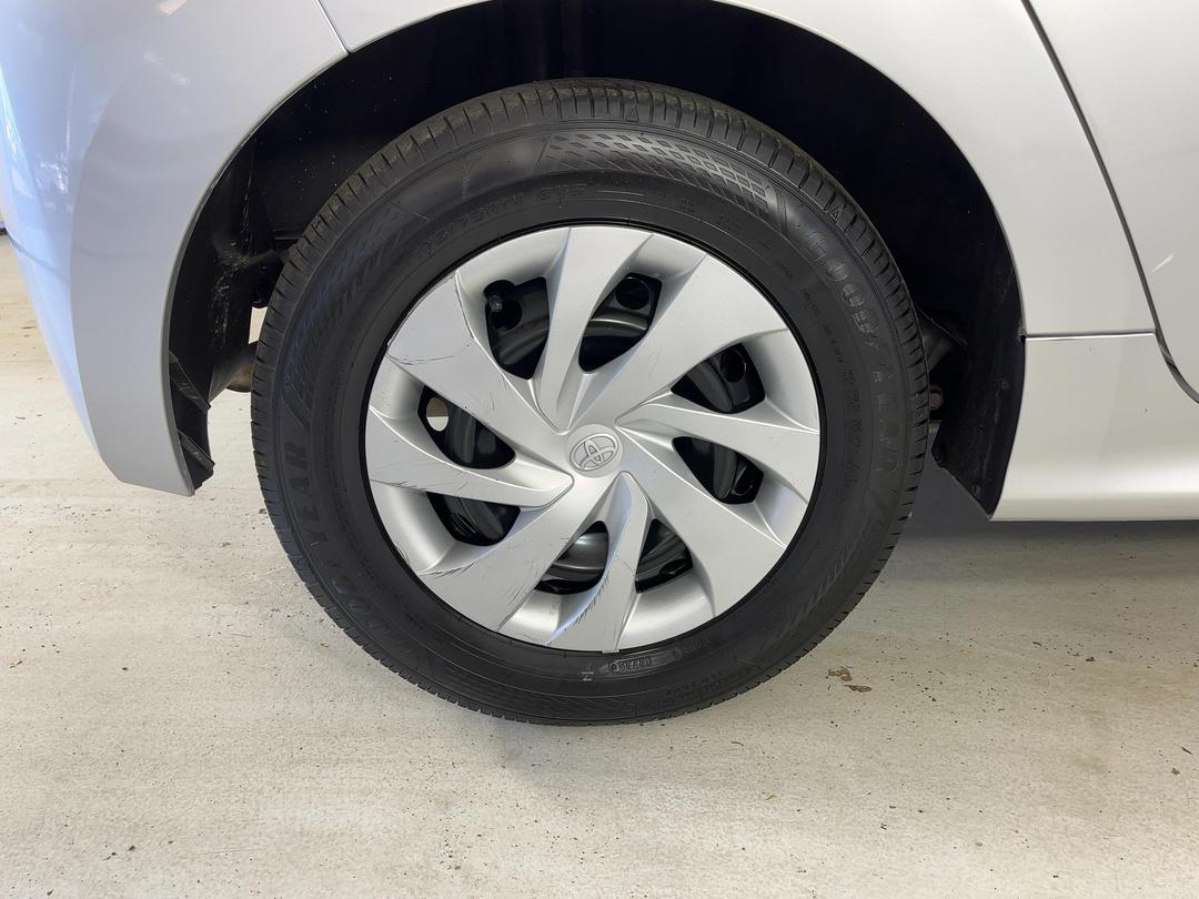 Photo '12' of Toyota Yaris
