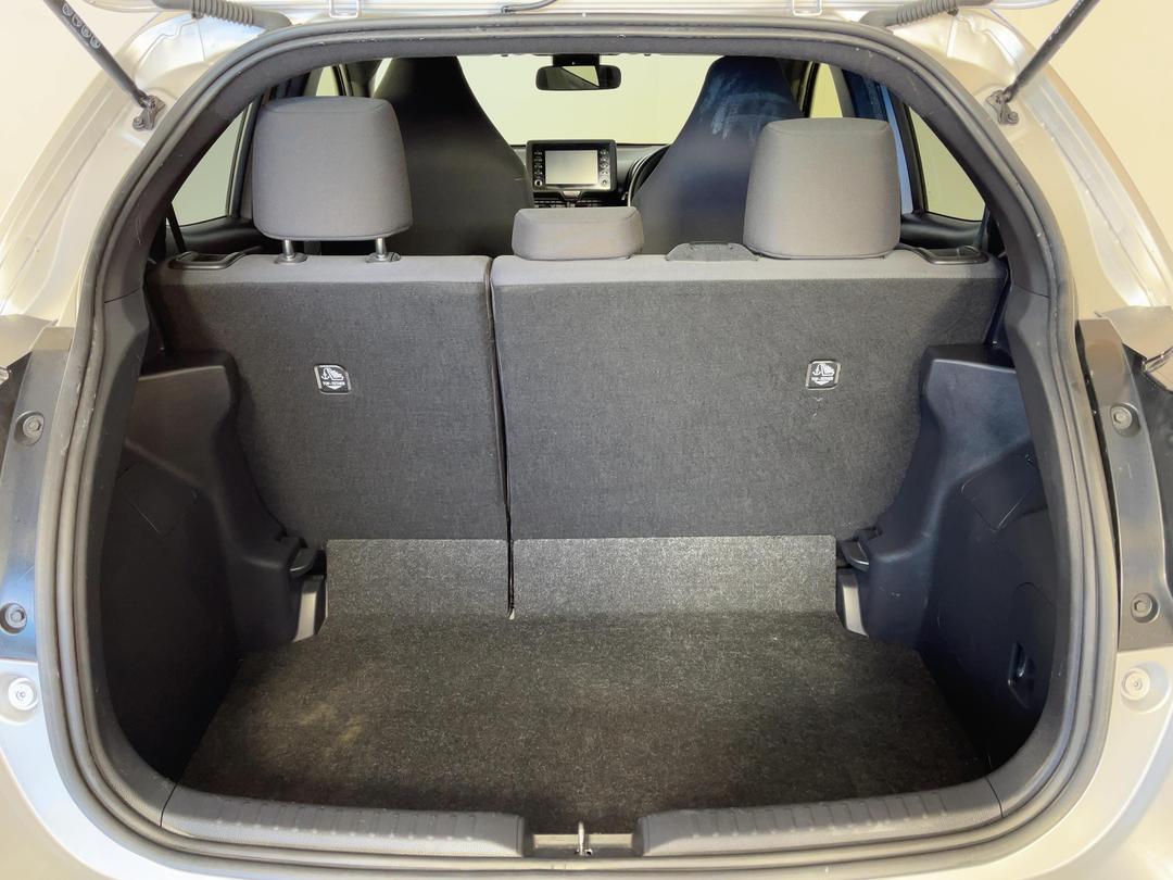 Photo '14' of Toyota Yaris