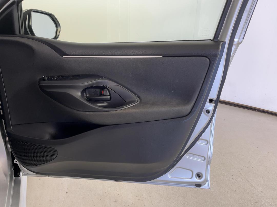 Photo '15' of Toyota Yaris