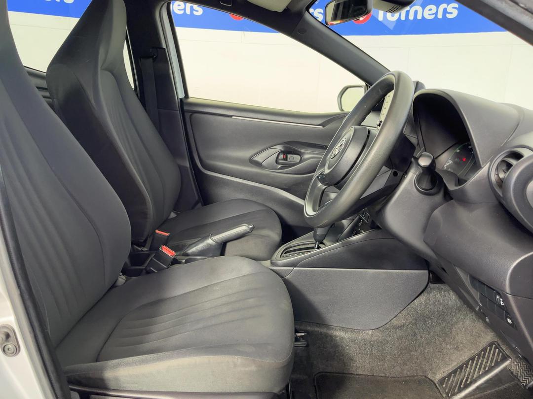 Photo '16' of Toyota Yaris