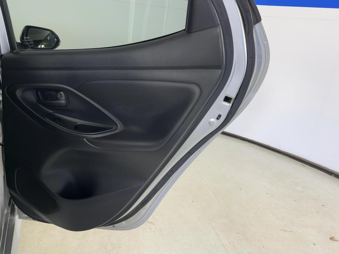 Photo '19' of Toyota Yaris
