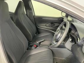 Photo '16' of Toyota Yaris