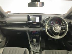 Photo '17' of Toyota Yaris