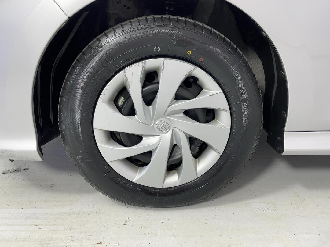 Photo '10' of Toyota Yaris