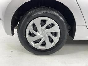Photo '12' of Toyota Yaris