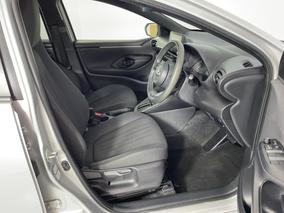 Photo '16' of Toyota Yaris