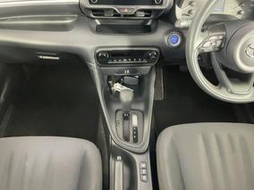 Photo '18' of Toyota Yaris