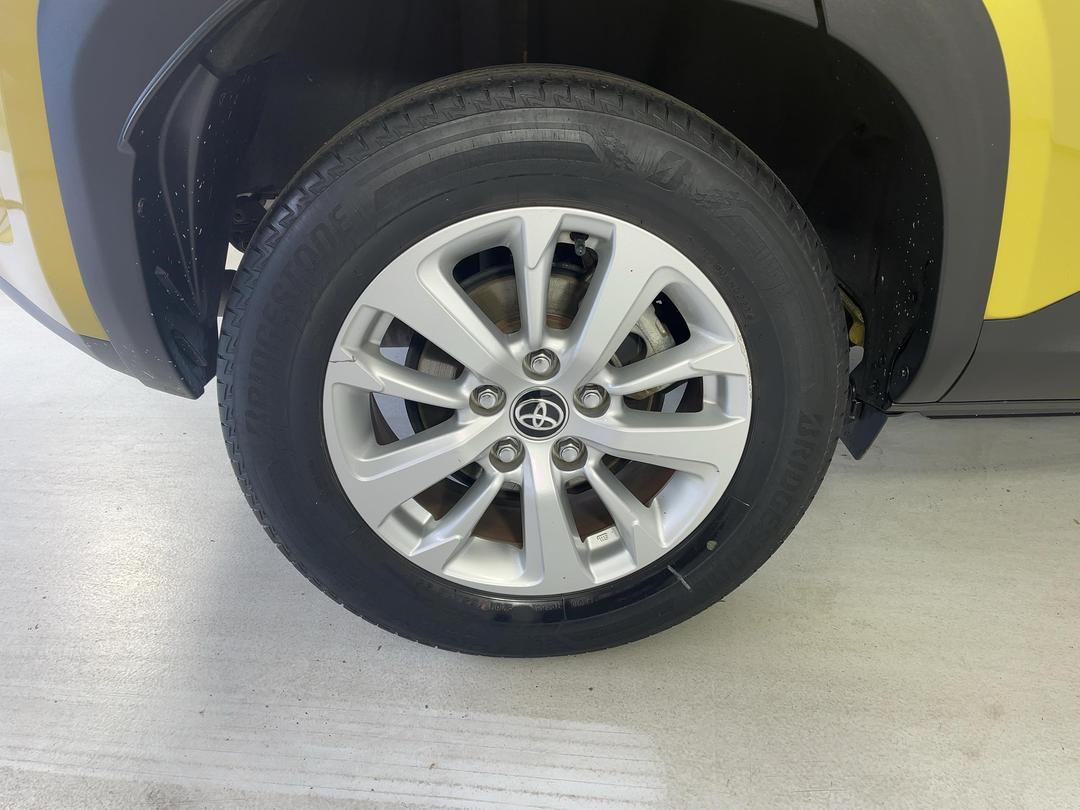 Photo '12' of Toyota Yaris