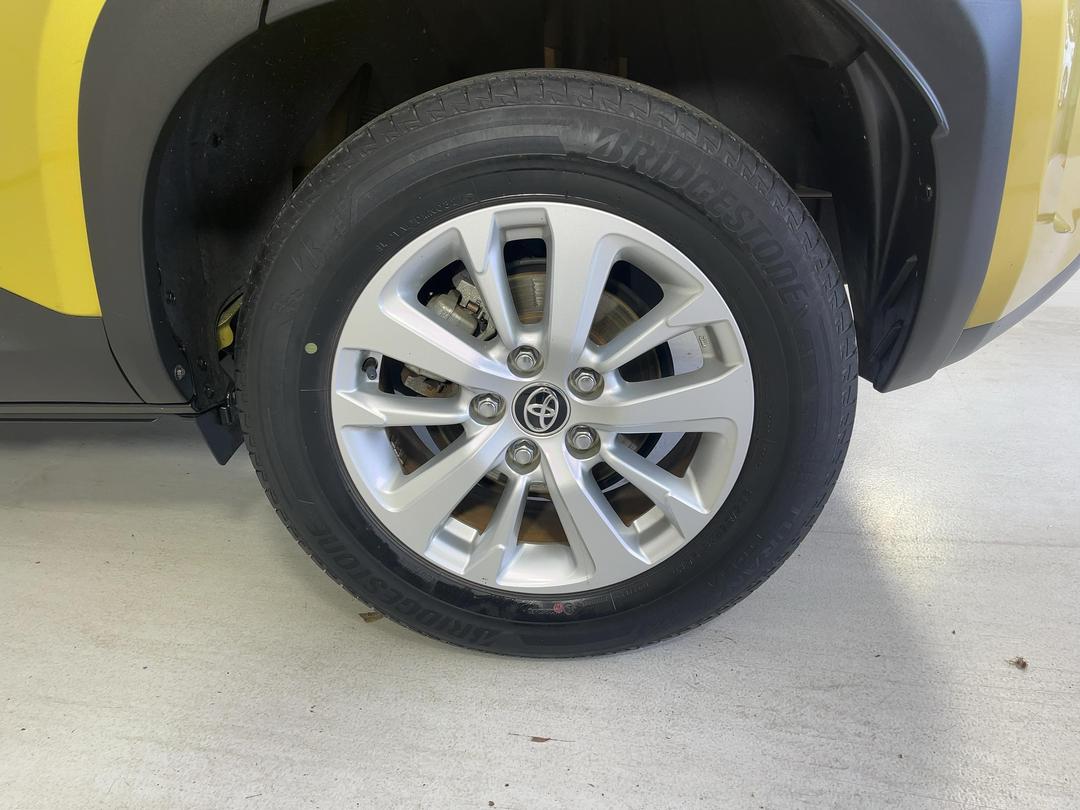 Photo '11' of Toyota Yaris