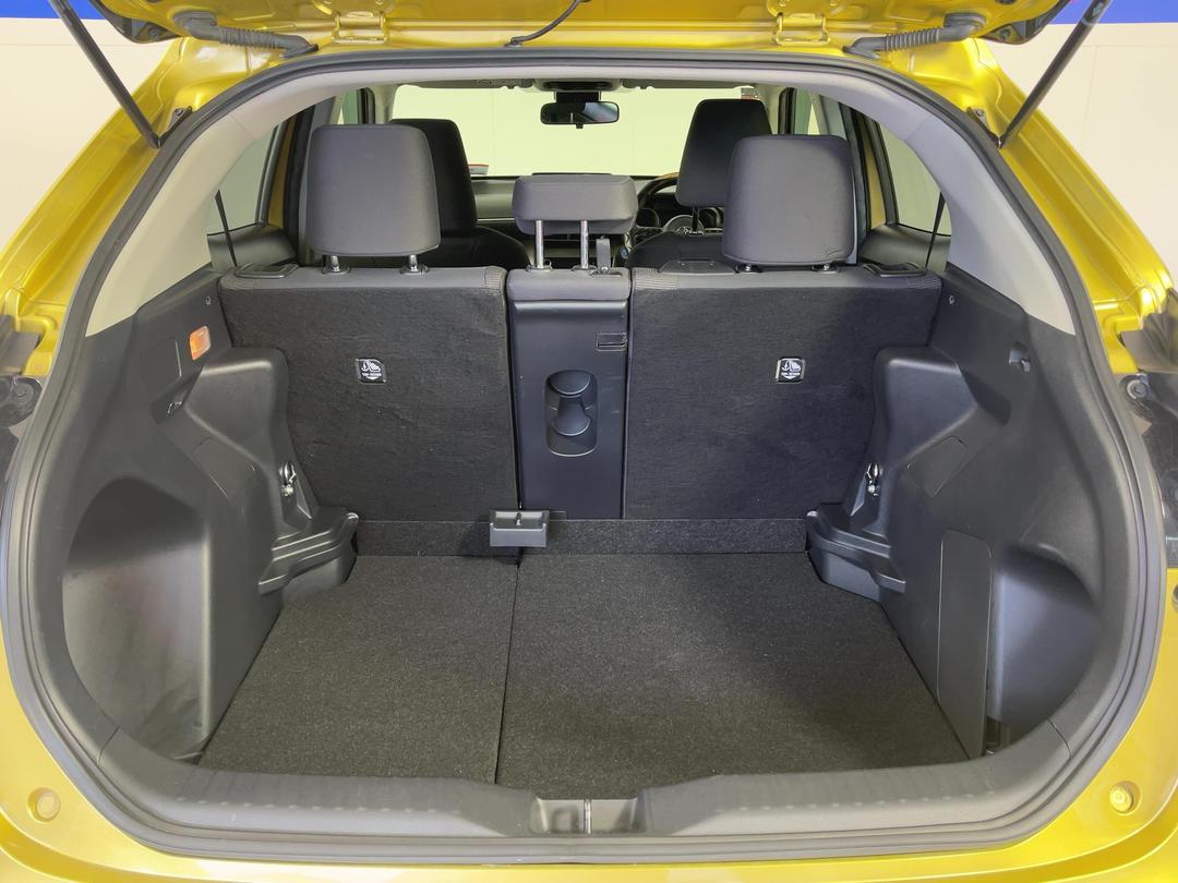 Photo '14' of Toyota Yaris