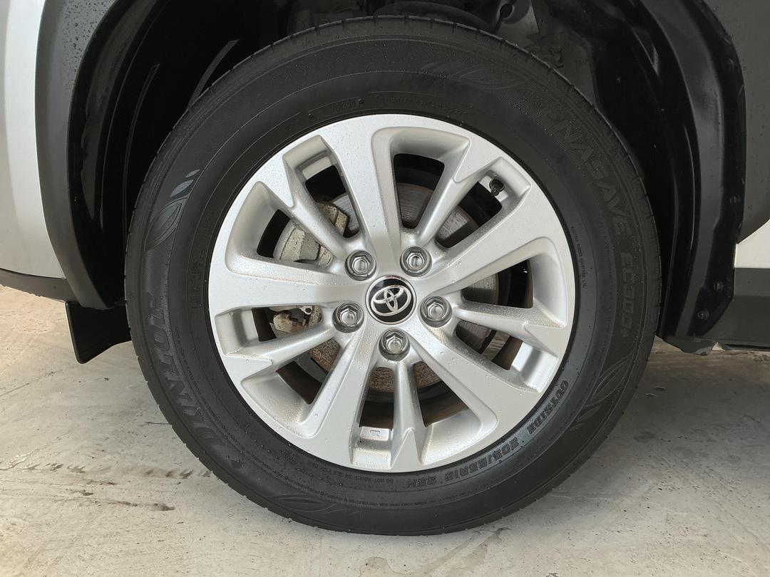 Photo '10' of Toyota Yaris Cross