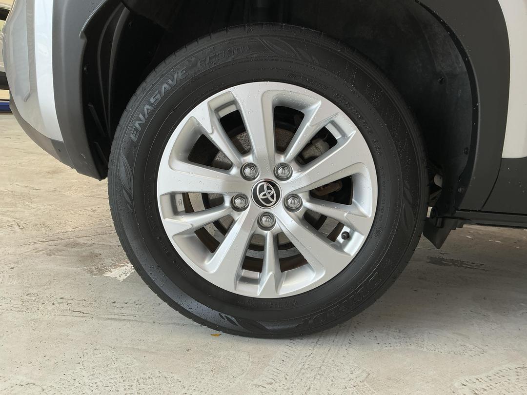 Photo '12' of Toyota Yaris Cross