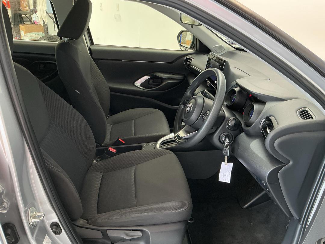 Photo '16' of Toyota Yaris Cross