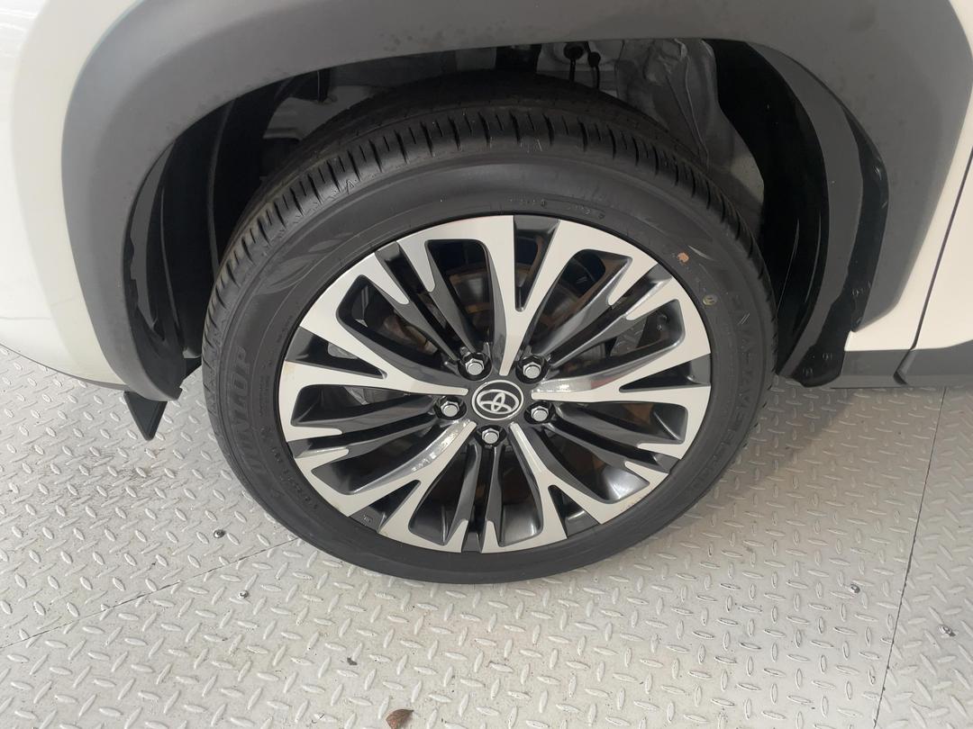 Photo '10' of Toyota Yaris Cross