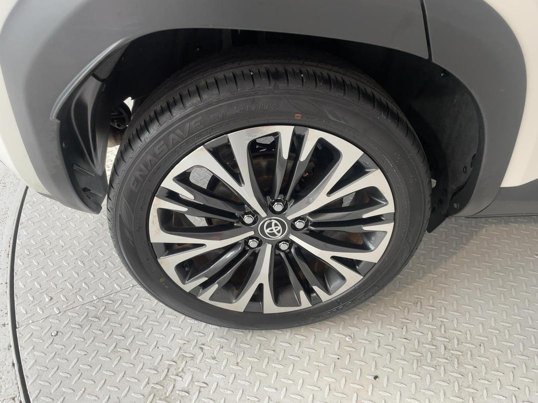 Photo '12' of Toyota Yaris Cross