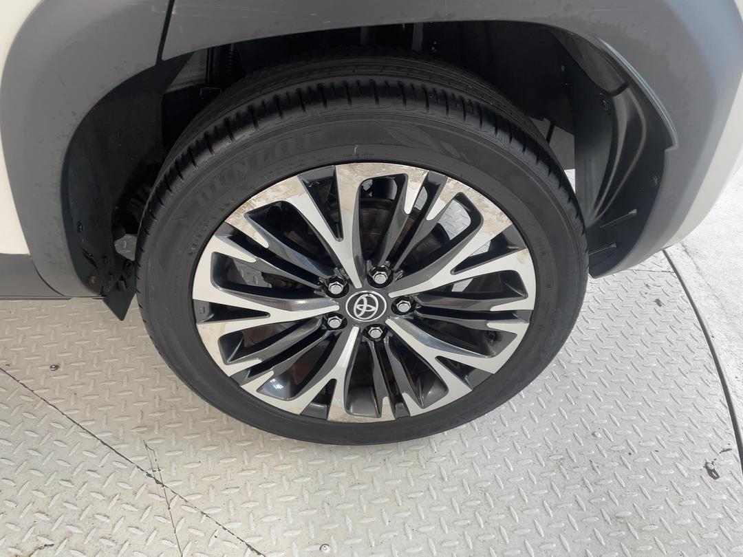 Photo '11' of Toyota Yaris Cross